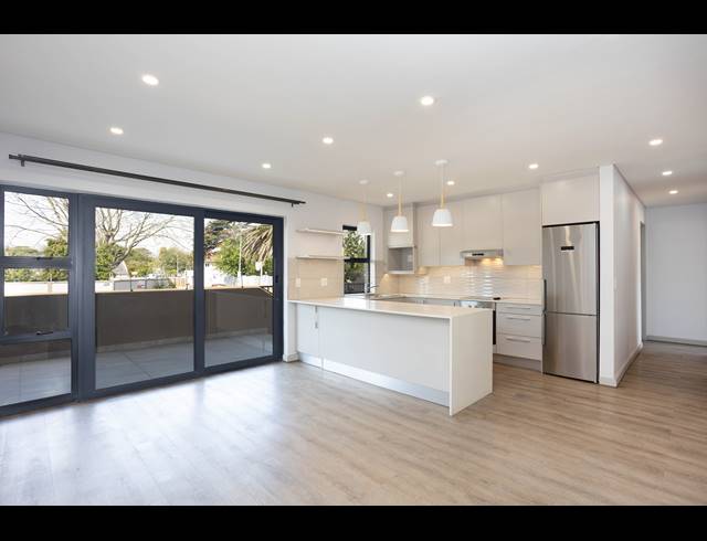 2 BEDROOM APARTMENT FOR SALE IN RONDEBOSCH